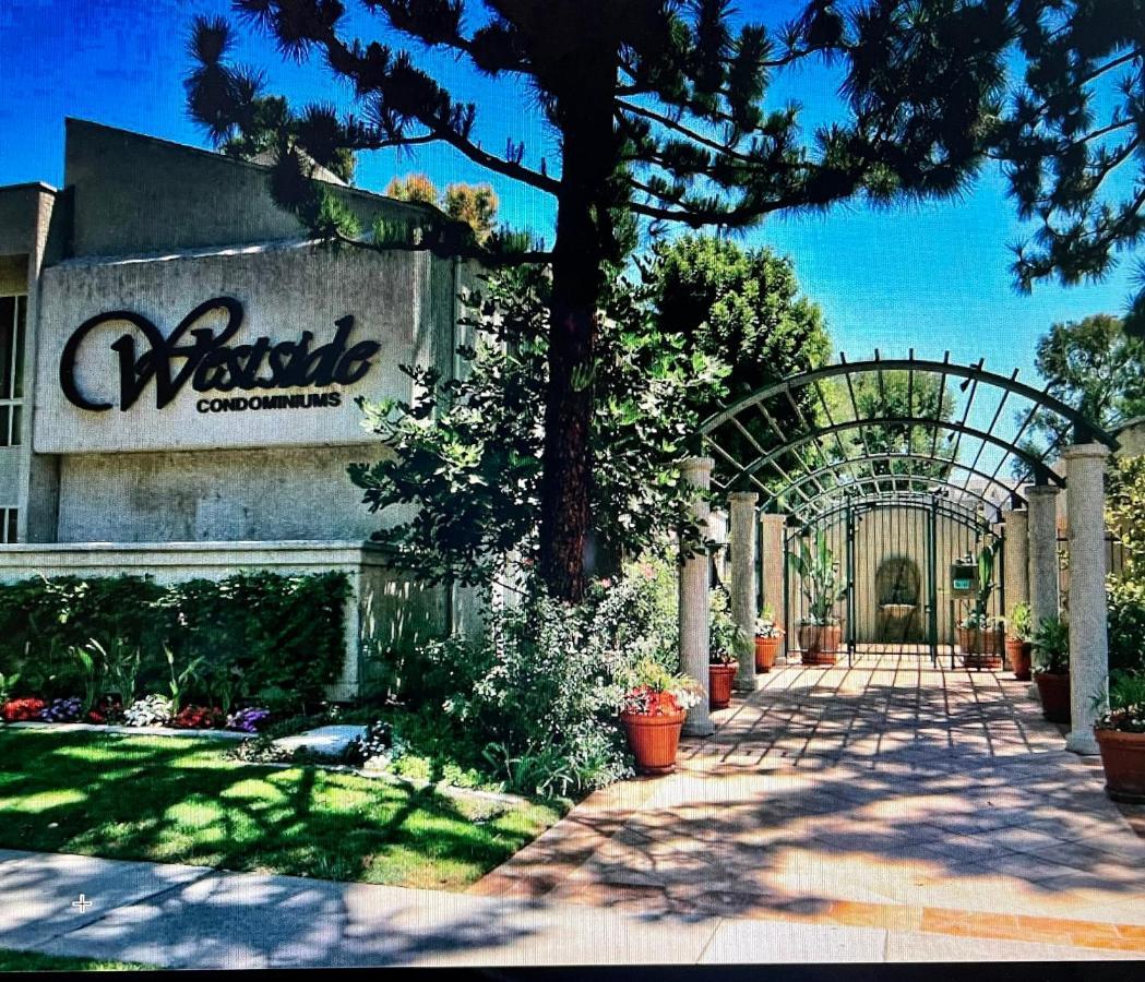Apartment Cal King & Queen Beds, 3 Spas & Pool Gourmet Kitchen, Wicked Fast Wifi & Covered Security Parking, Two Smart Tvs With Disney, Apple Tv & Amazon Prime, Ideal For Nightly & Weekly Executive Stays *