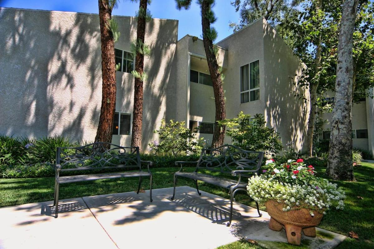 Apartment Cal King & Queen Beds, 3 Spas & Pool Gourmet Kitchen, Wicked Fast Wifi & Covered Security Parking, Two Smart Tvs With Disney, Apple Tv & Amazon Prime, Ideal For Nightly & Weekly Executive Stays