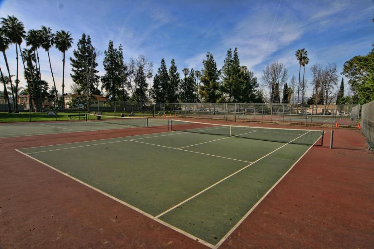 Apartment Cal King & Queen Beds, 3 Spas & Pool Gourmet Kitchen, Wicked Fast Wifi & Covered Security Parking, Two Smart Tvs With Disney, Apple Tv & Amazon Prime, Ideal For Nightly & Weekly Executive Stays