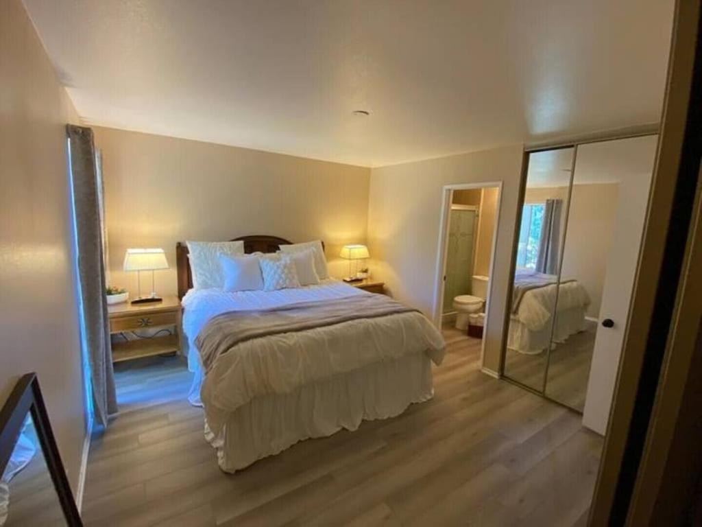 Apartamento Cal King & Queen Beds, 3 Spas & Pool Gourmet Kitchen, Wicked Fast Wifi & Covered Security Parking, Two Smart Tvs With Disney, Apple Tv & Amazon Prime, Ideal For Nightly & Weekly Executive Stays *